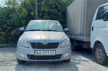 Хэтчбек Skoda Fabia 2010 в Мариуполе