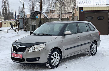 Универсал Skoda Fabia 2010 в Полтаве