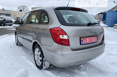 Универсал Skoda Fabia 2010 в Полтаве