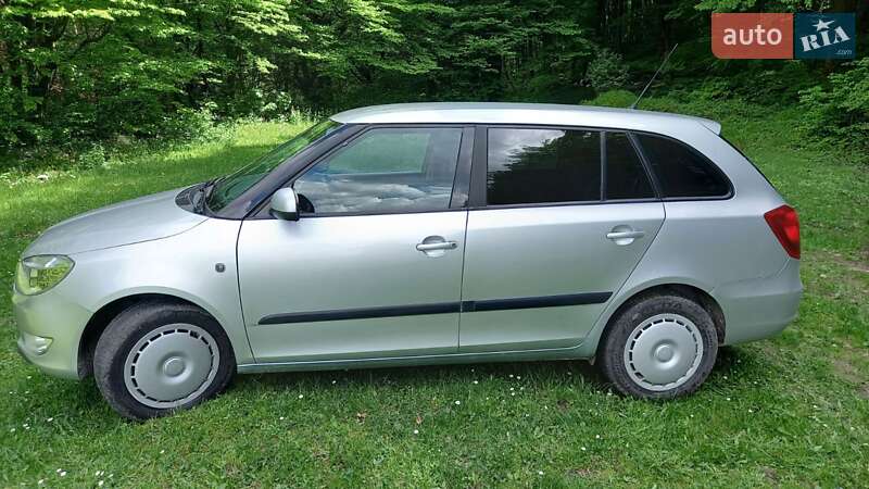 Універсал Skoda Fabia 2010 в Львові