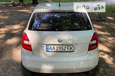 Хэтчбек Skoda Fabia 2011 в Киеве