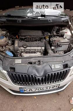 Хэтчбек Skoda Fabia 2011 в Черновцах