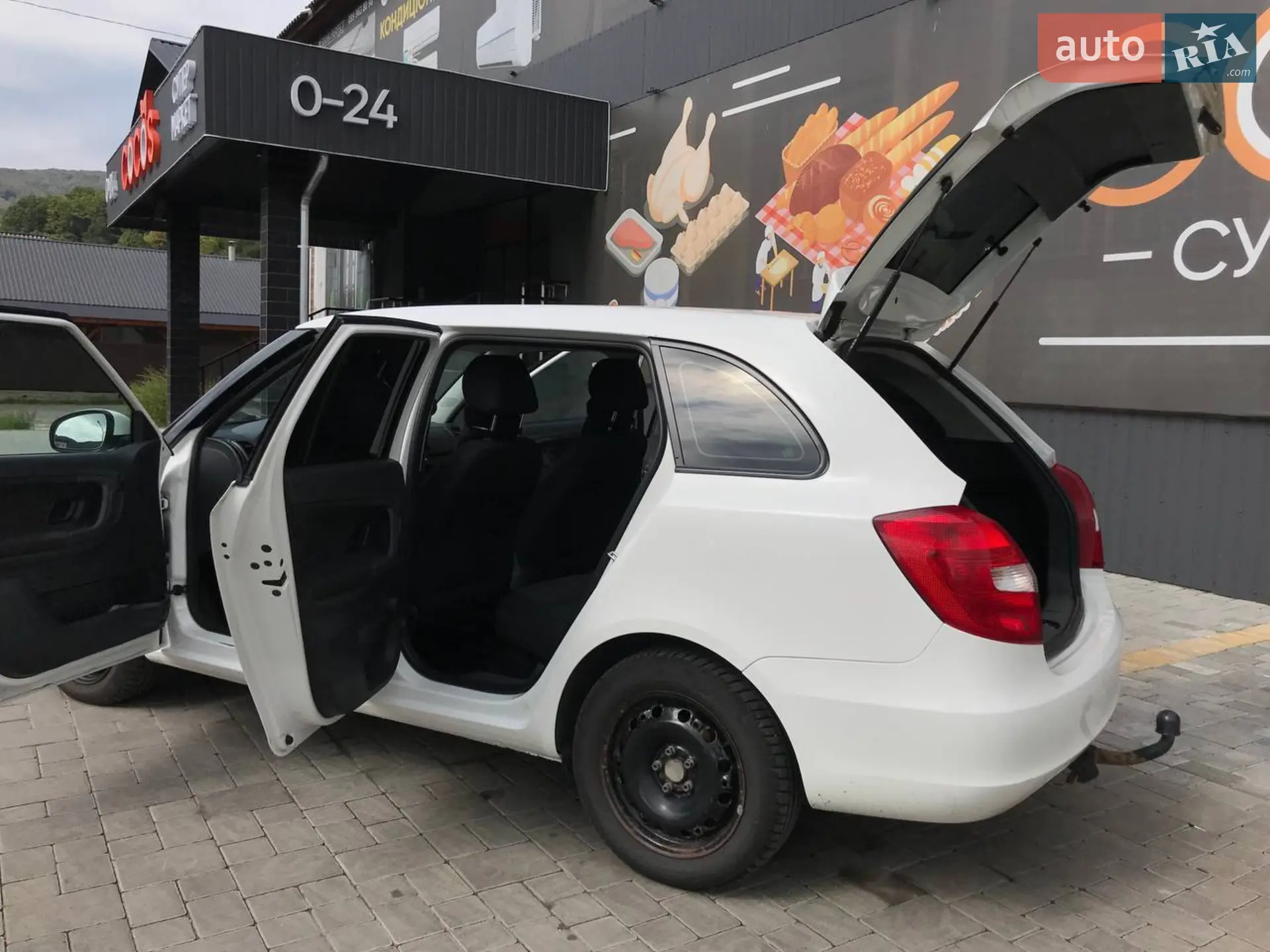 2011 Skoda Fabia - мініатюра 8