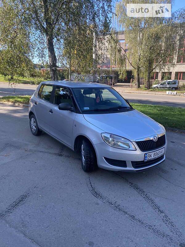 Хэтчбек Skoda Fabia 2013 в Ровно