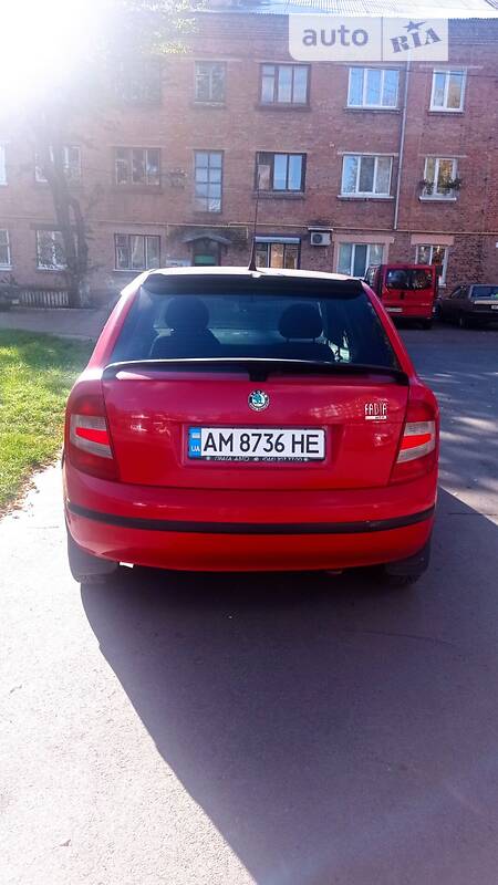 Хэтчбек Skoda Fabia 2004 в Житомире