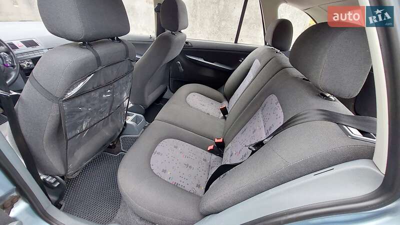 Универсал Skoda Fabia 2003 в Шполе