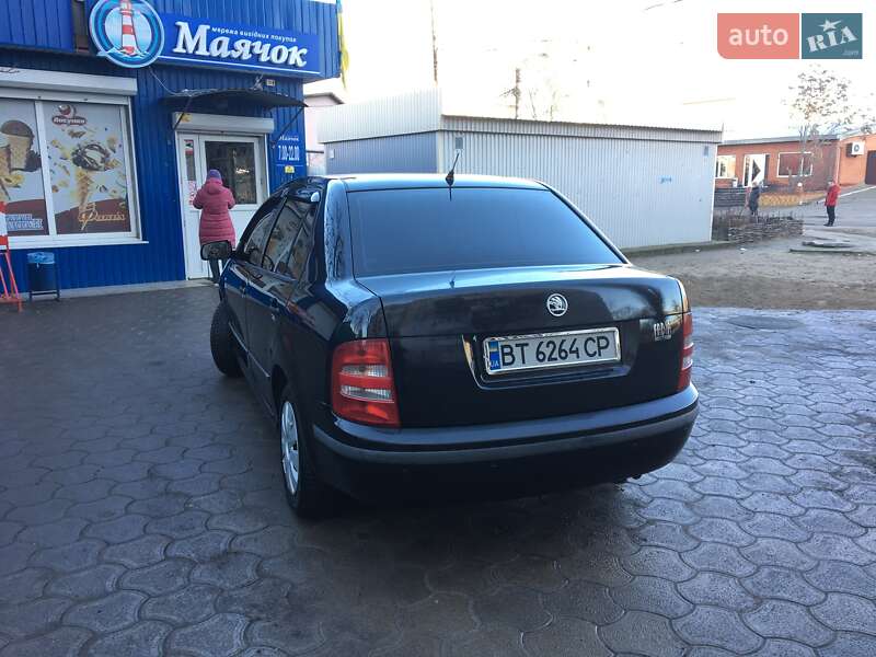 Седан Skoda Fabia 2002 в Ивано-Франковске