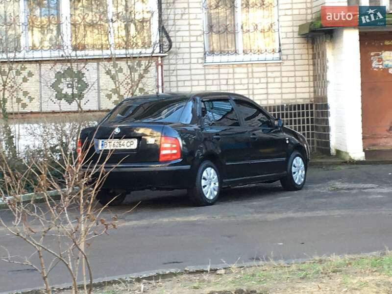 Седан Skoda Fabia 2002 в Ивано-Франковске
