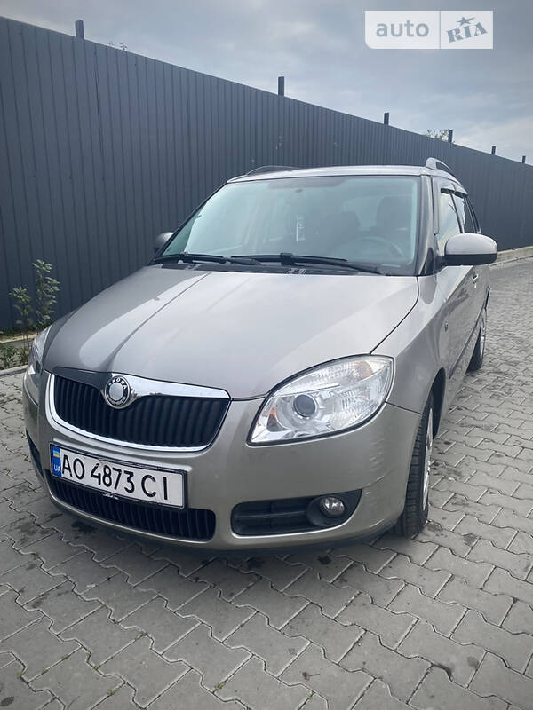 Универсал Skoda Fabia 2008 в Виноградове