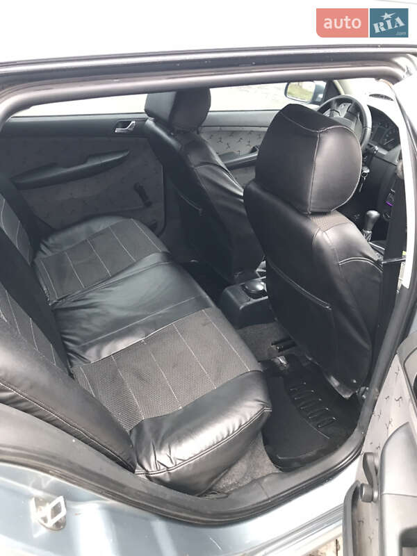Универсал Skoda Fabia 2003 в Кривом Роге