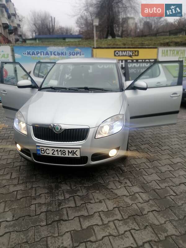 Хетчбек Skoda Fabia 2008 в Дніпрі