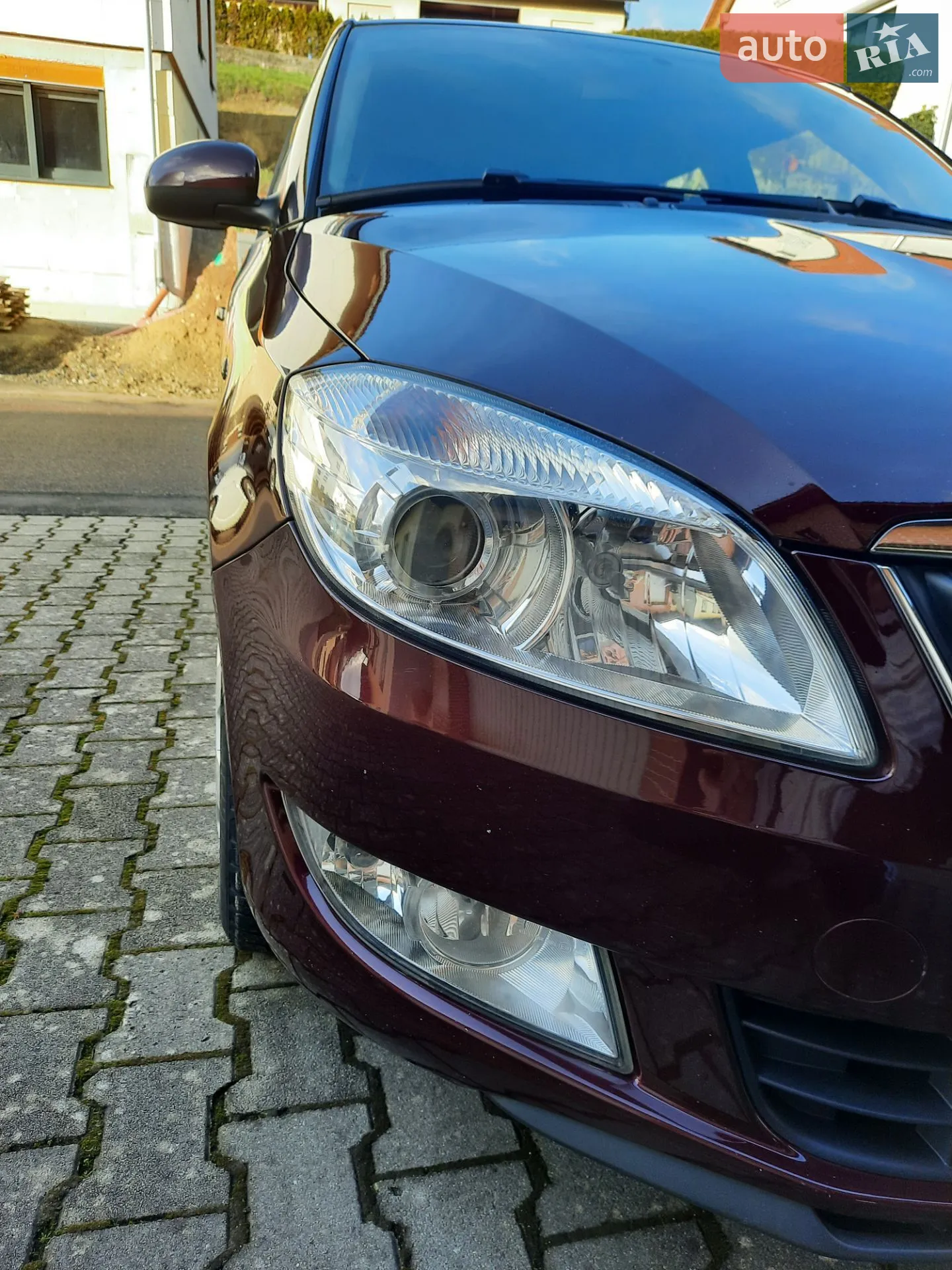 2011 Skoda Fabia - мініатюра 2