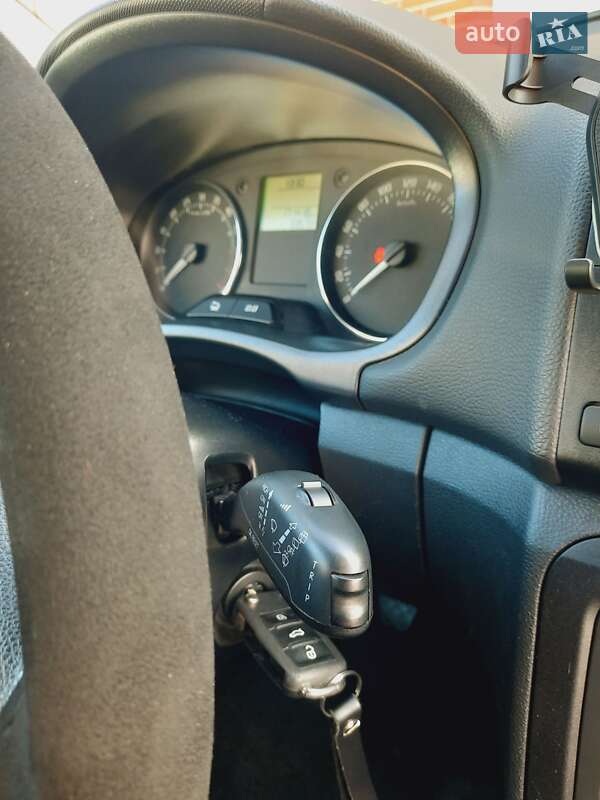 Универсал Skoda Fabia 2011 в Житомире
