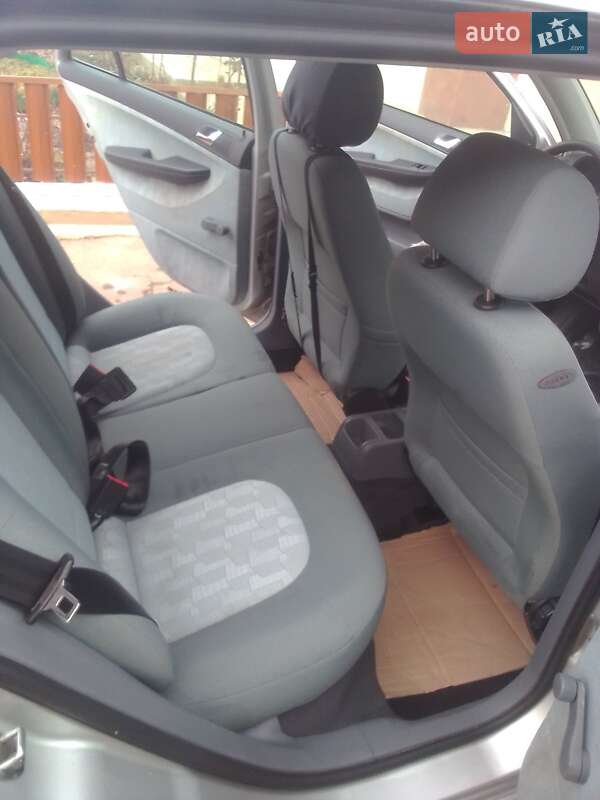 Універсал Skoda Fabia 2001 в Вінниці