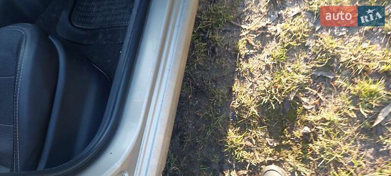 Хэтчбек Skoda Fabia 2005 в Киеве