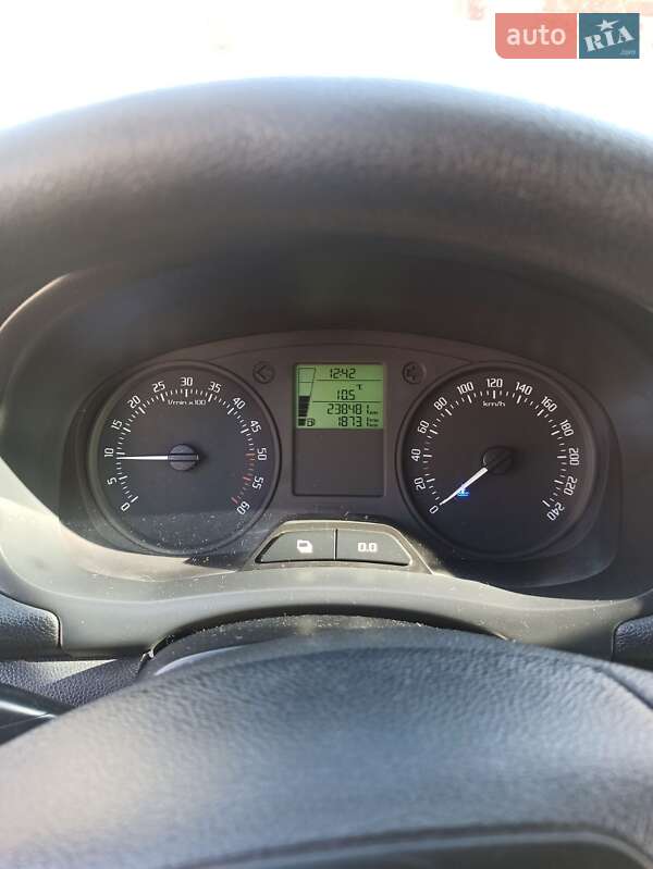 Хетчбек Skoda Fabia 2010 в Ужгороді