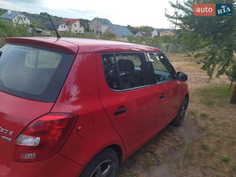 Хэтчбек Skoda Fabia 2011 в Львове