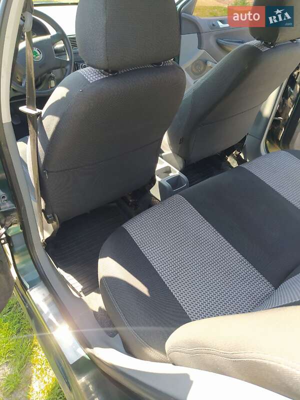 Седан Skoda Fabia 2003 в Олександрії фото 9 Седан Skoda Fabia 2003 в Олександрії