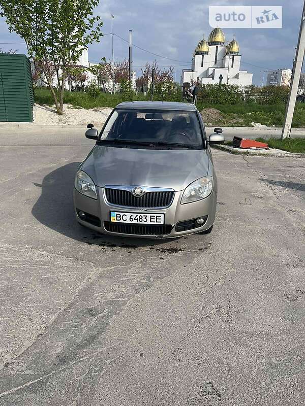 Хэтчбек Skoda Fabia 2008 в Львове