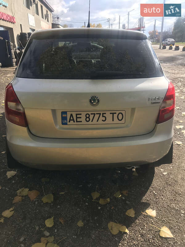 Хэтчбек Skoda Fabia 2008 в Днепре