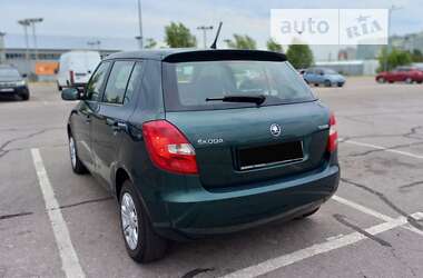 Хэтчбек Skoda Fabia 2013 в 