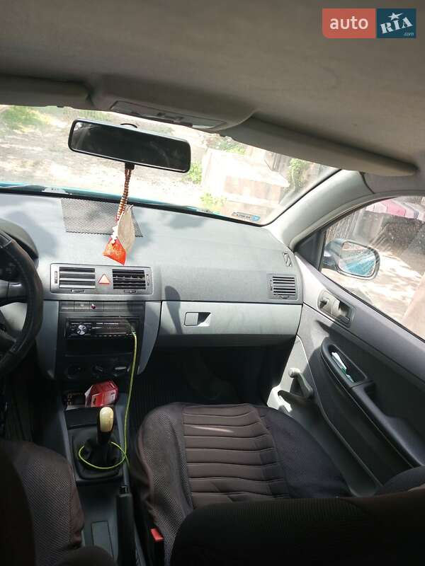 Універсал Skoda Fabia 2002 в Ужгороді