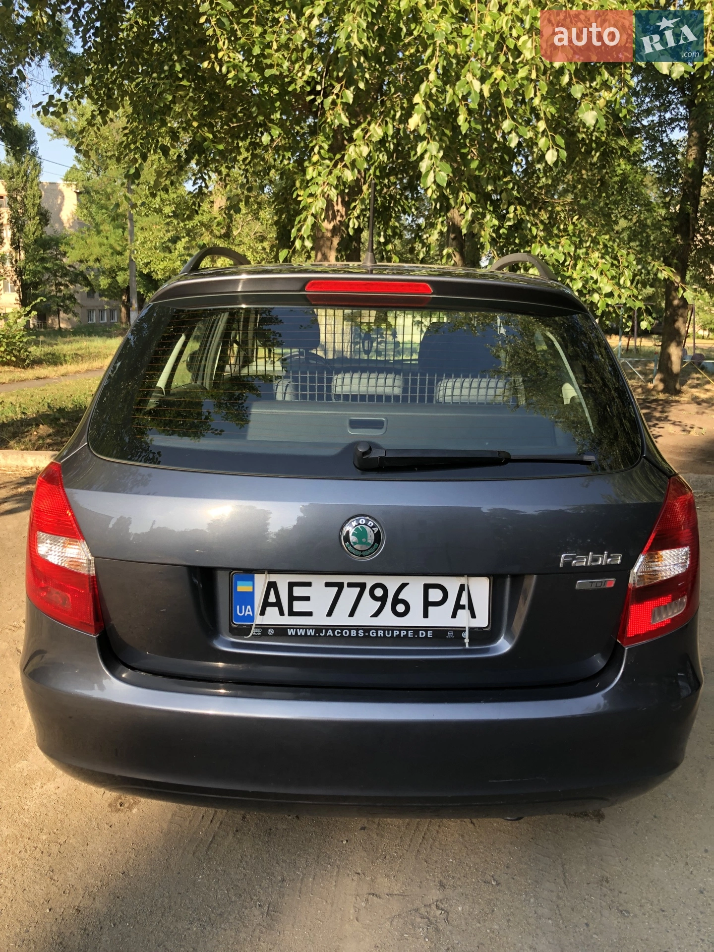 2011 Skoda Fabia - мініатюра 8