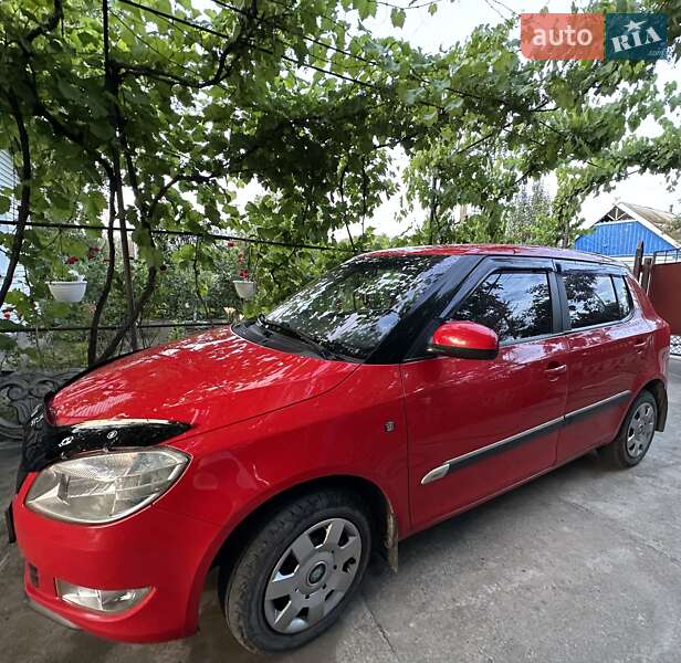 Хетчбек Skoda Fabia 2010 в Кривому Розі фото 2 Хетчбек Skoda Fabia 2010 в Кривому Розі