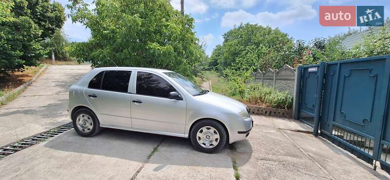 Седан Skoda Fabia 2003 в 