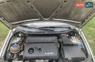 Седан Skoda Fabia 2003 в 