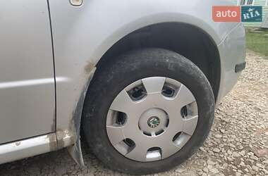 Седан Skoda Fabia 2003 в 