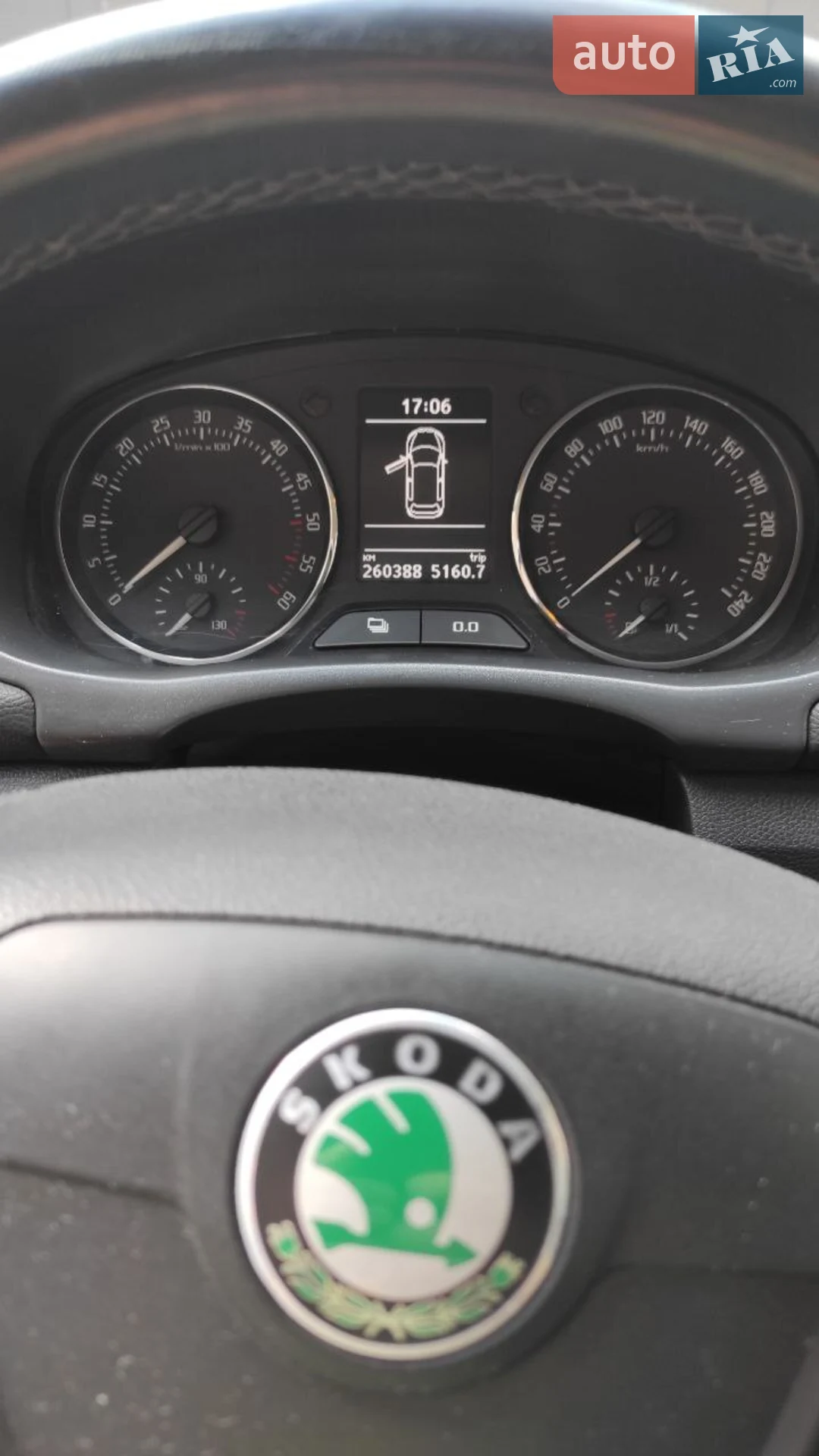 2011 Skoda Fabia - мініатюра 2