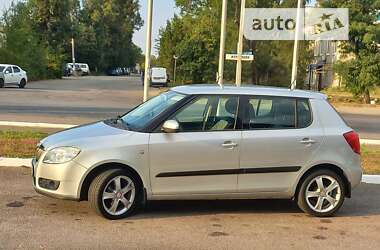 Хэтчбек Skoda Fabia 2007 в 