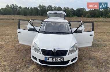 Хэтчбек Skoda Fabia 2012 в 