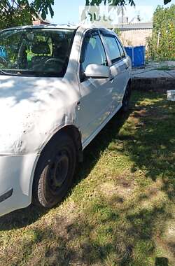 Хэтчбек Skoda Fabia 2000 в 