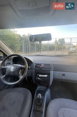 Хэтчбек Skoda Fabia 2002 в 