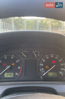 Хэтчбек Skoda Fabia 2002 в 
