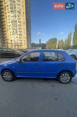 Хэтчбек Skoda Fabia 2002 в 