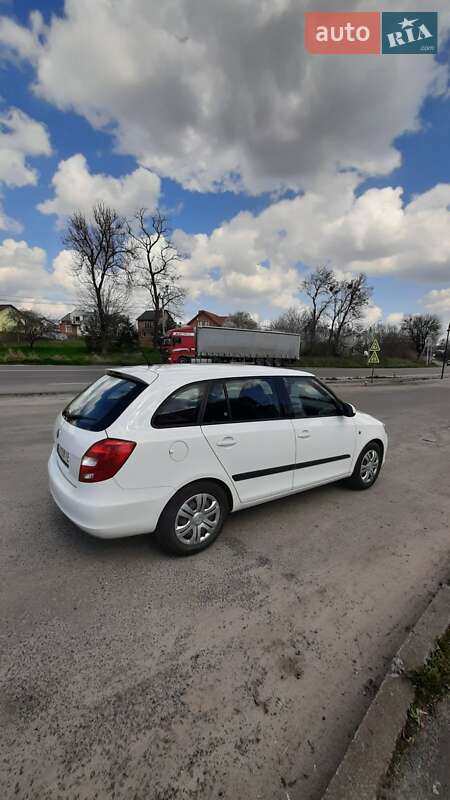 Універсал Skoda Fabia 2010 в Львові