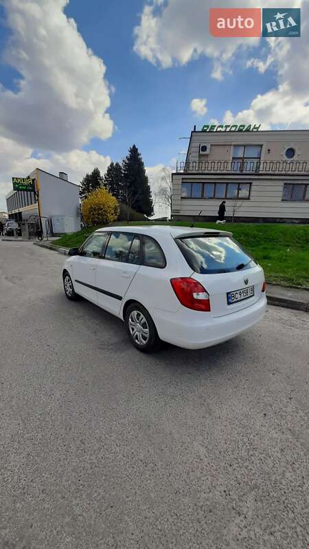 Універсал Skoda Fabia 2010 в Львові