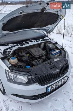Хэтчбек Skoda Fabia 2015 в Киеве