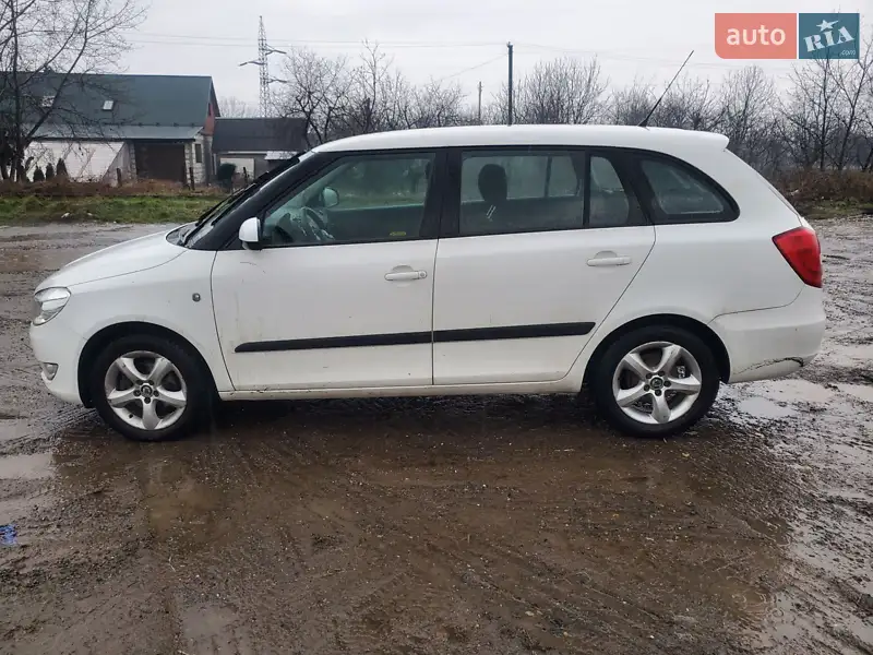 Skoda Fabia 2010 VIN TMBJJ25J7B3103965 фото оголошення 3 з 50