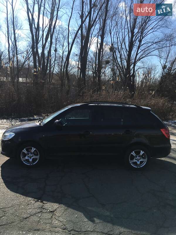 Универсал Skoda Fabia 2011 в Полтаве