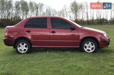 Седан Skoda Fabia 2006 в Киеве