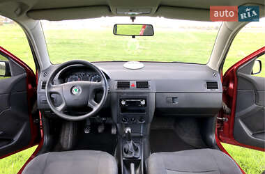 Седан Skoda Fabia 2006 в Киеве