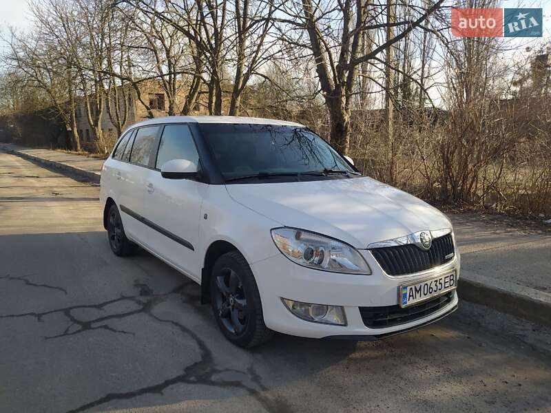 Универсал Skoda Fabia 2011 в Житомире