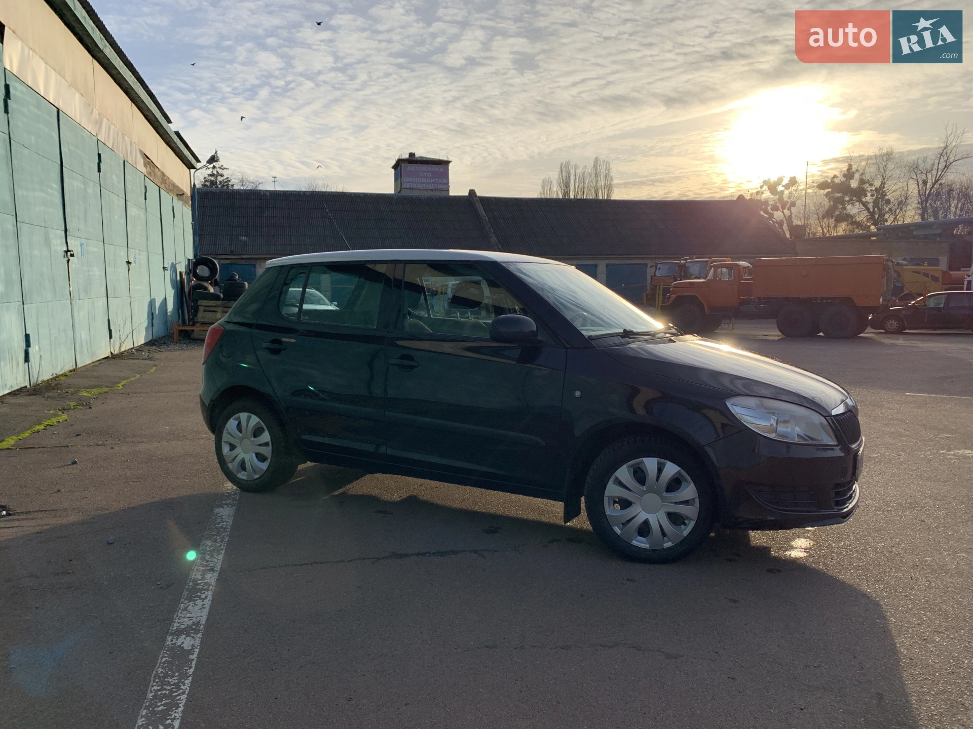 2011 Skoda Fabia - мініатюра 2