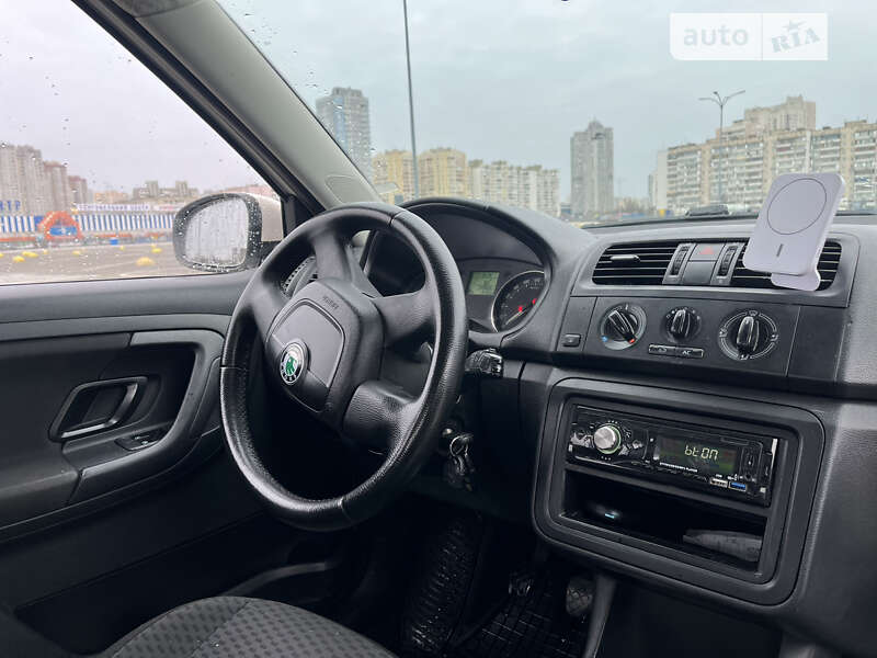 Хэтчбек Skoda Fabia 2012 в Киеве