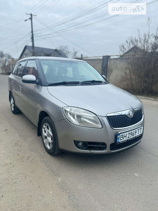 Универсал Skoda Fabia 2009 в Одессе