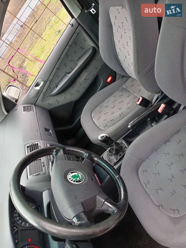 Седан Skoda Fabia 2003 в Коростені